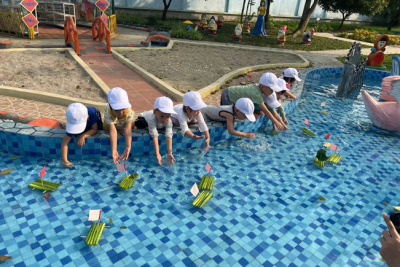 MỘT GIỜ HOẠT ĐỘNG NGOÀI TRỜI CỦA LỚP 3 TUỔI B2 TRƯỜNG MẦM NON HOÀNG NAM